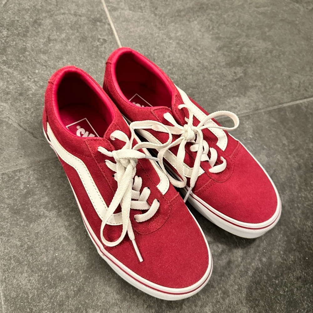 Red vans,size :7